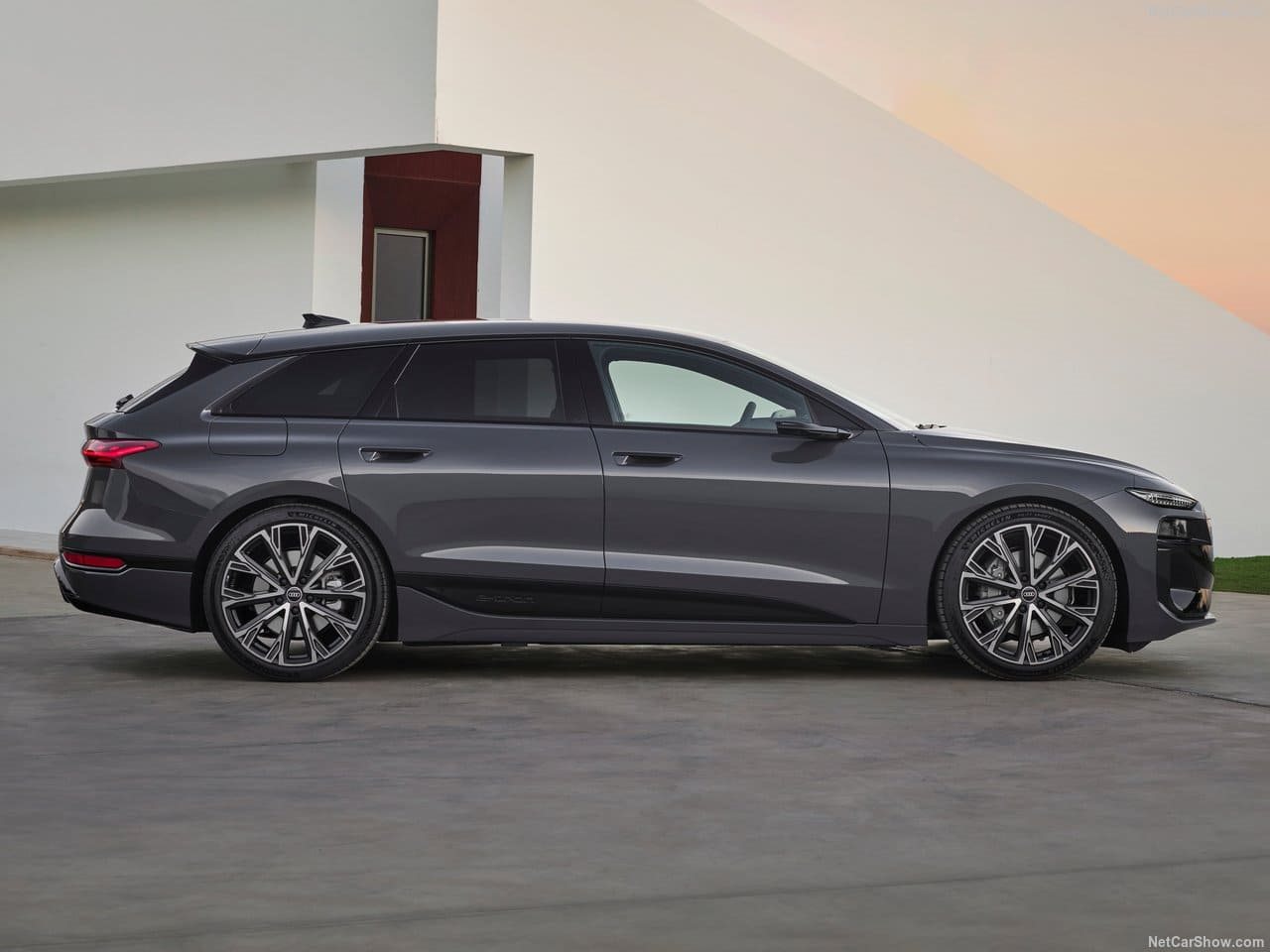 2025 - AUDI A6 AVANT E-TRON, foto 16