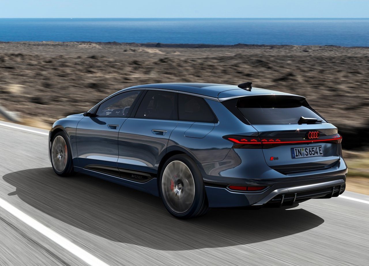 2025 - AUDI S6 AVANT E-TRON, foto 10