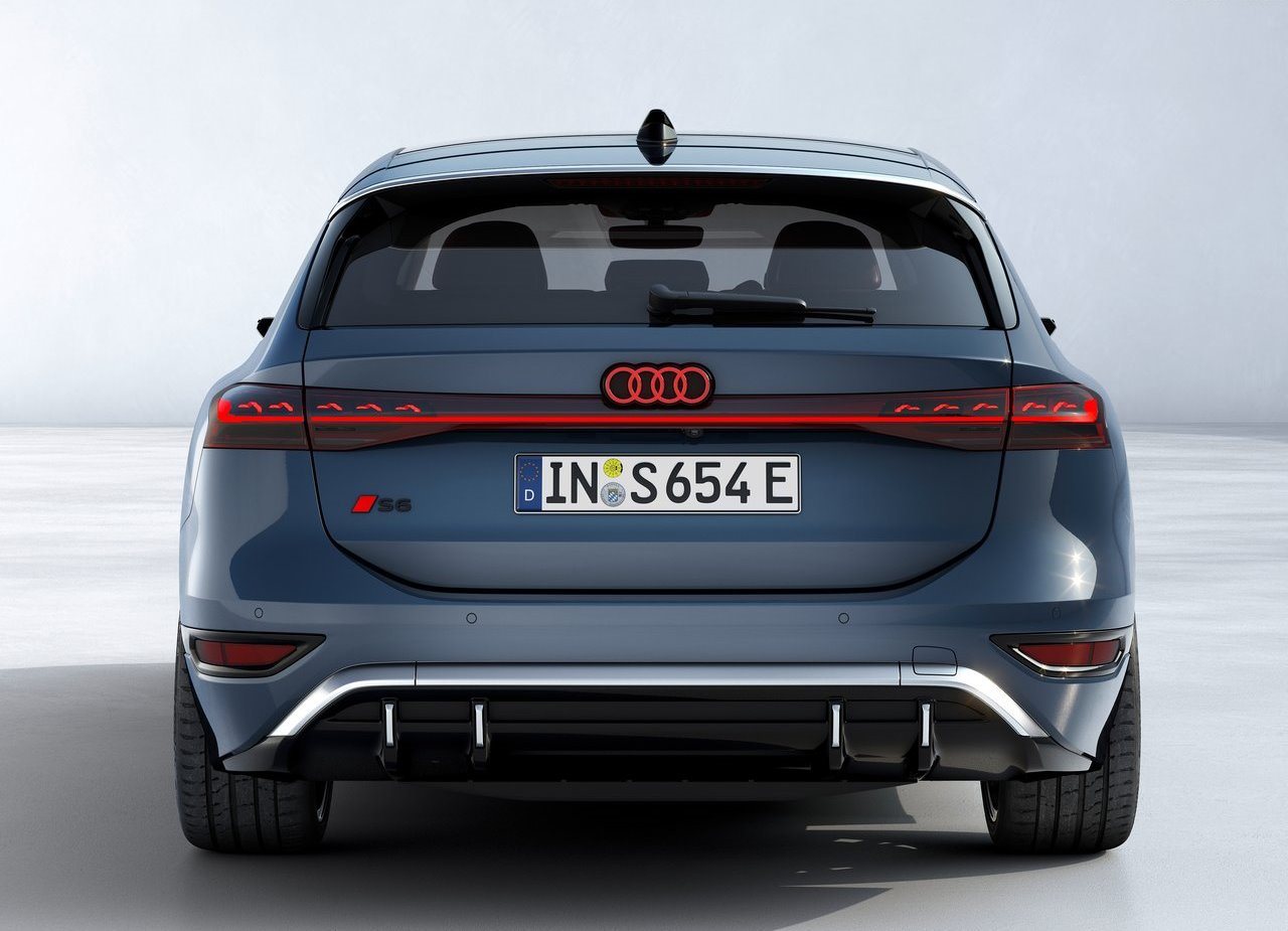 2025 - AUDI S6 AVANT E-TRON, foto 13