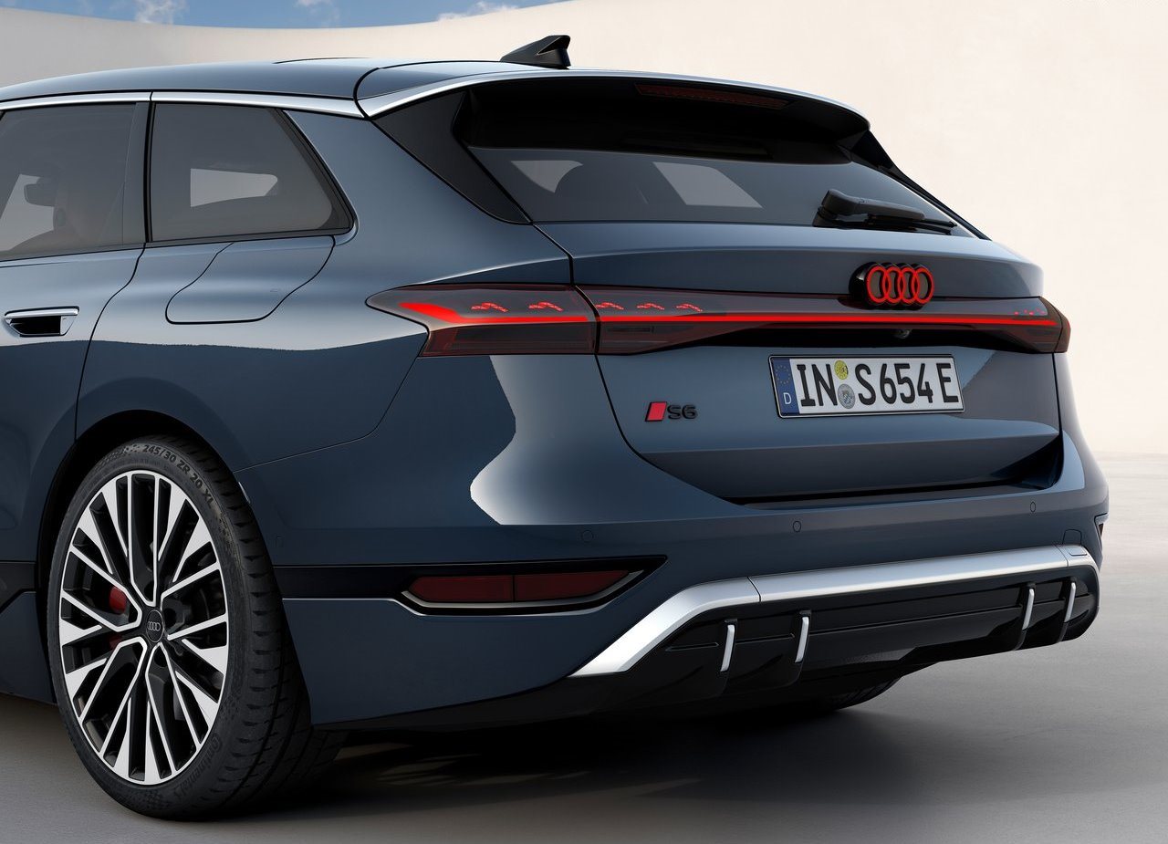 2025 - AUDI S6 AVANT E-TRON, foto 20
