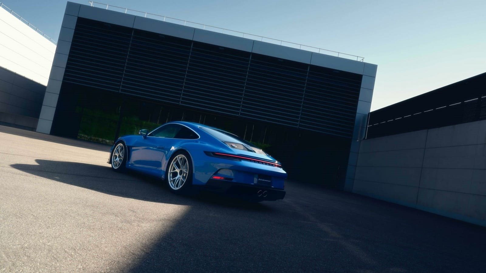 2024 - PORSCHE 911 S/T IN DANI BLUE, foto 2