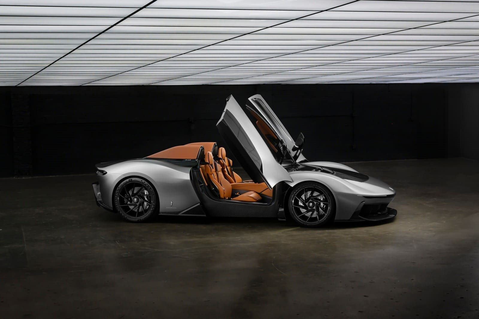 PININFARINA B95 GOTHAM, foto 6