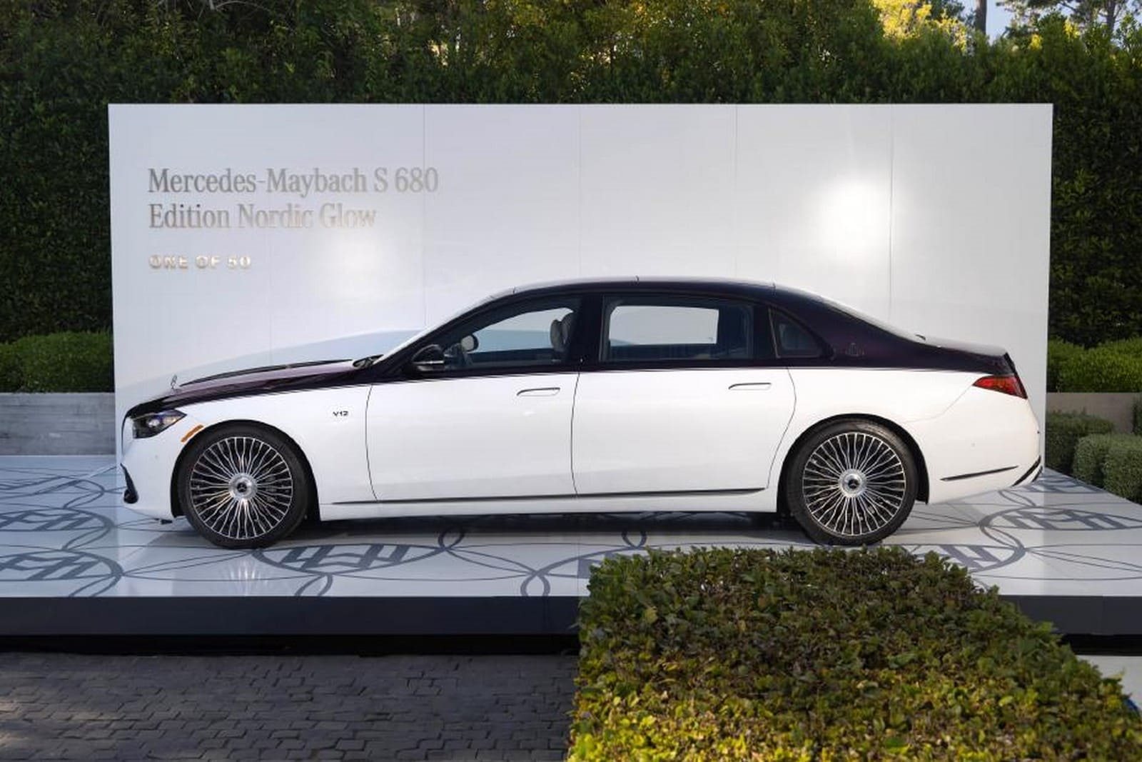 2025 - MERCEDES-MAYBACH S 680 EDITION NORDIC GLOW, foto 2