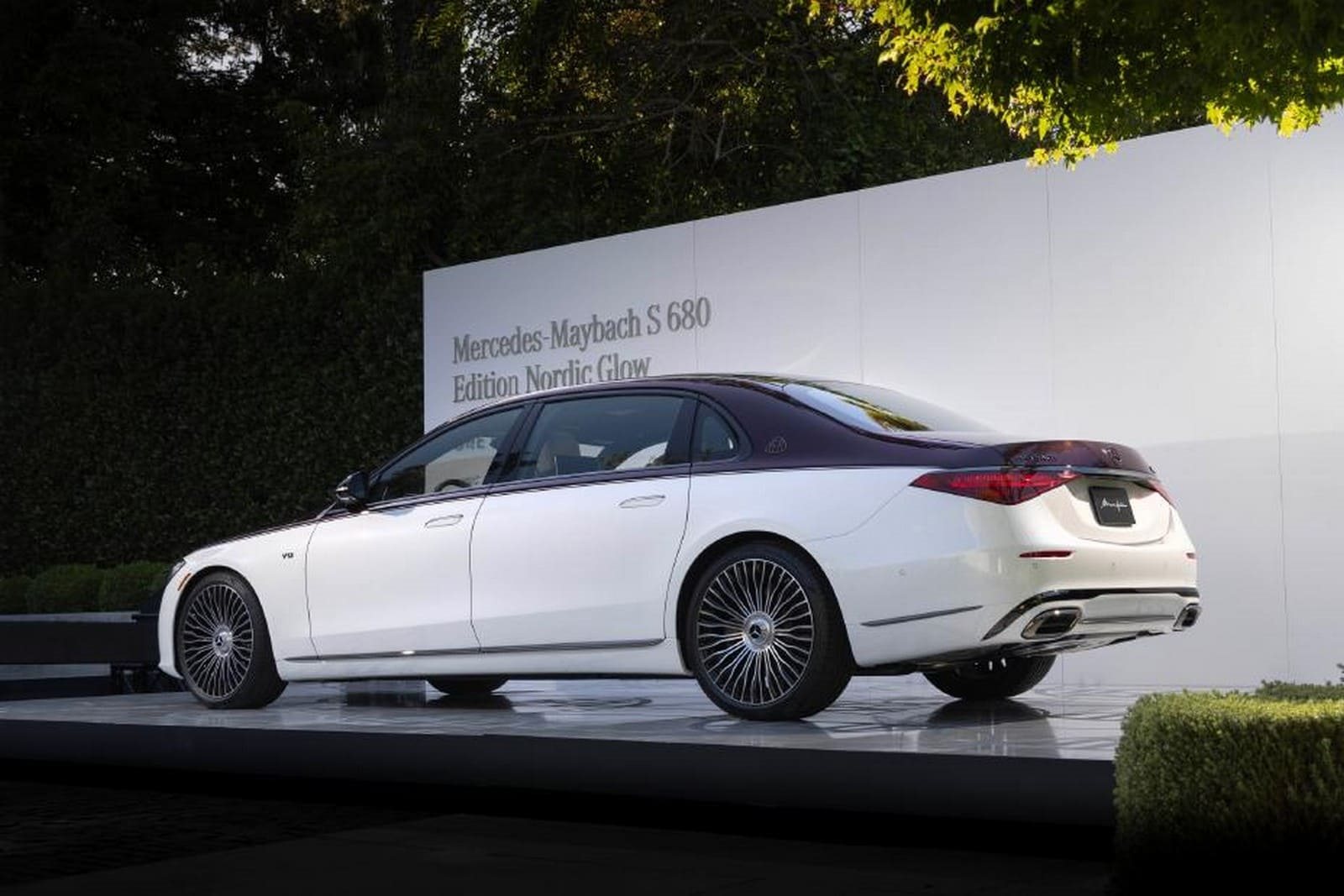 2025 - MERCEDES-MAYBACH S 680 EDITION NORDIC GLOW, foto 3