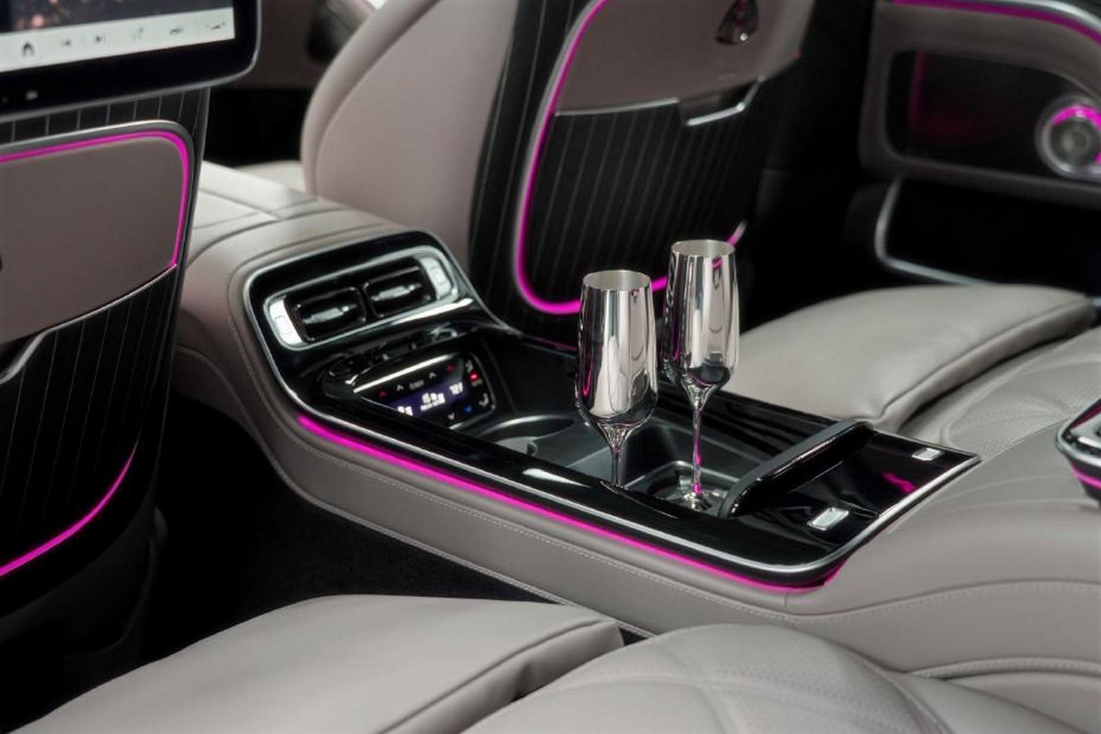 2025 - MERCEDES-MAYBACH S 680 EDITION NORDIC GLOW, foto 6