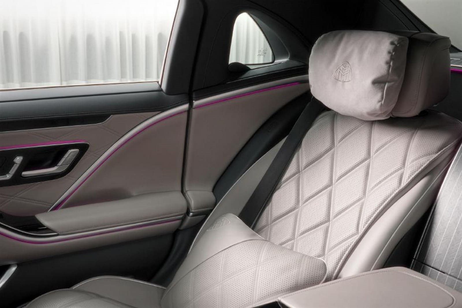 2025 - MERCEDES-MAYBACH S 680 EDITION NORDIC GLOW, foto 7