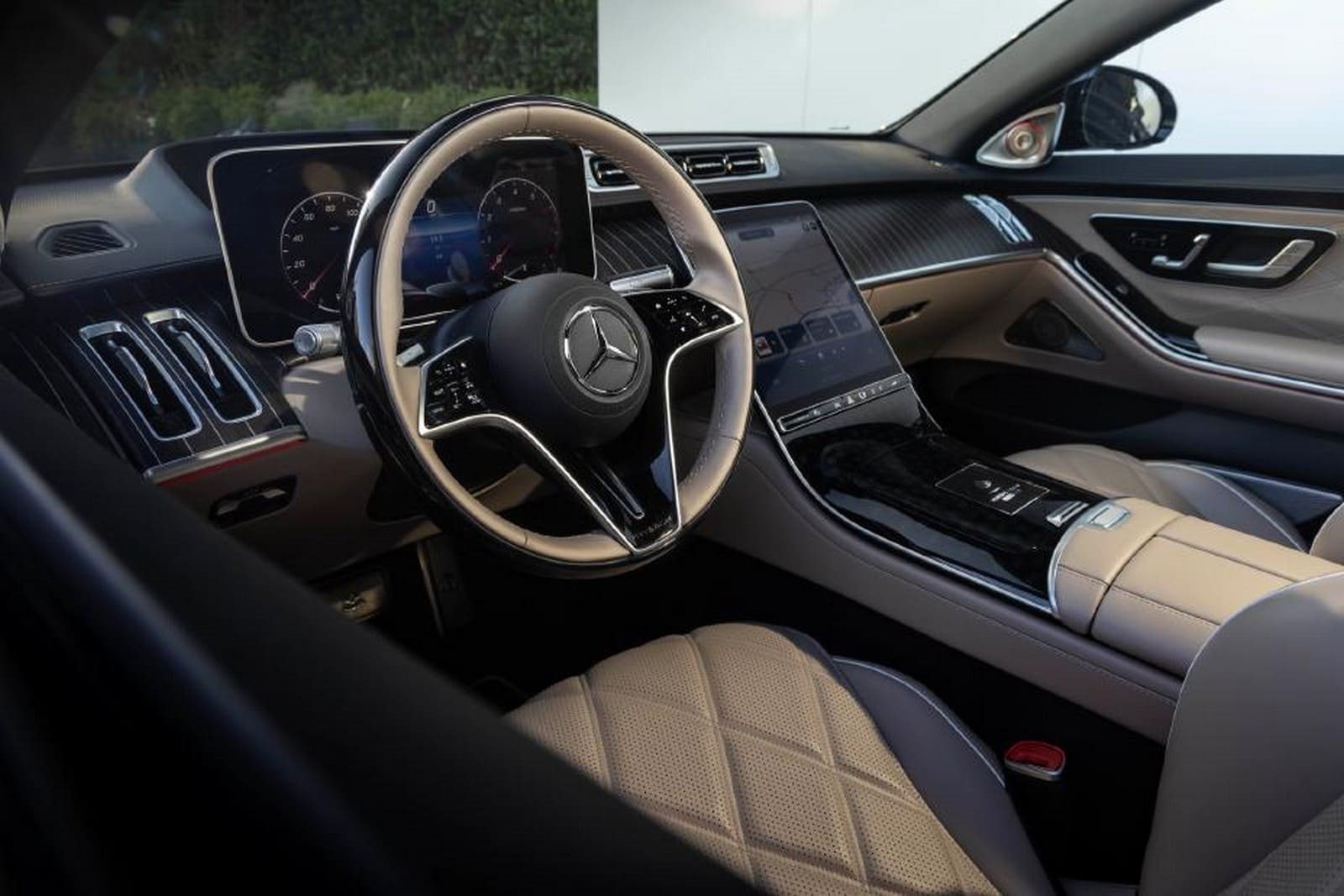 2025 - MERCEDES-MAYBACH S 680 EDITION NORDIC GLOW, foto 11