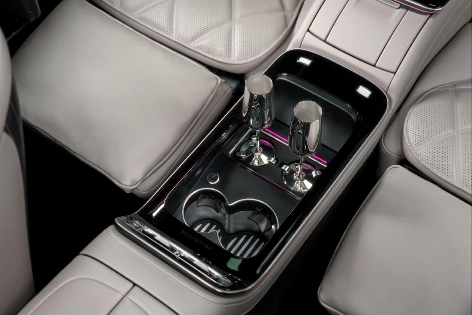 2025 - MERCEDES-MAYBACH S 680 EDITION NORDIC GLOW, foto 20