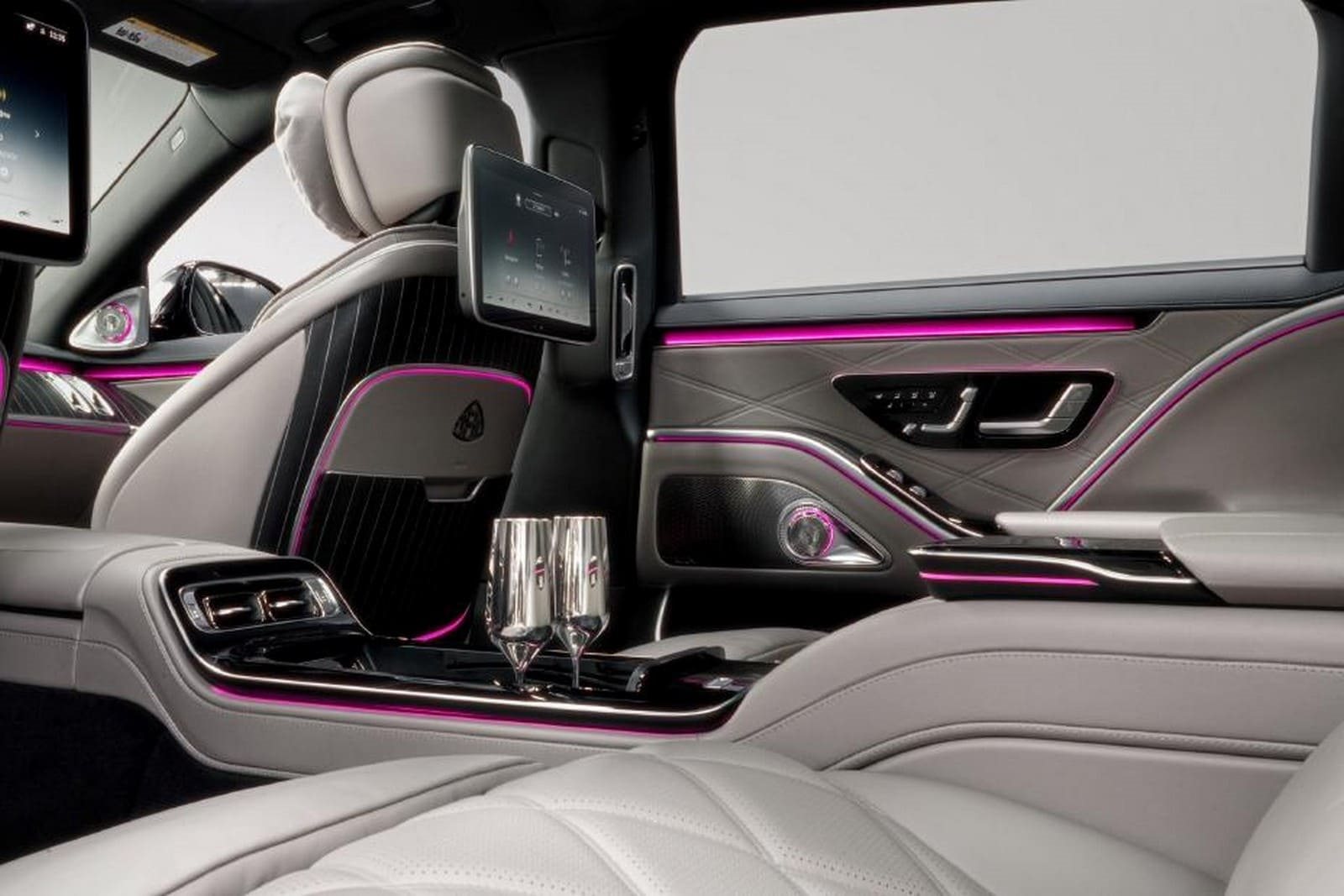 2025 - MERCEDES-MAYBACH S 680 EDITION NORDIC GLOW, foto 23