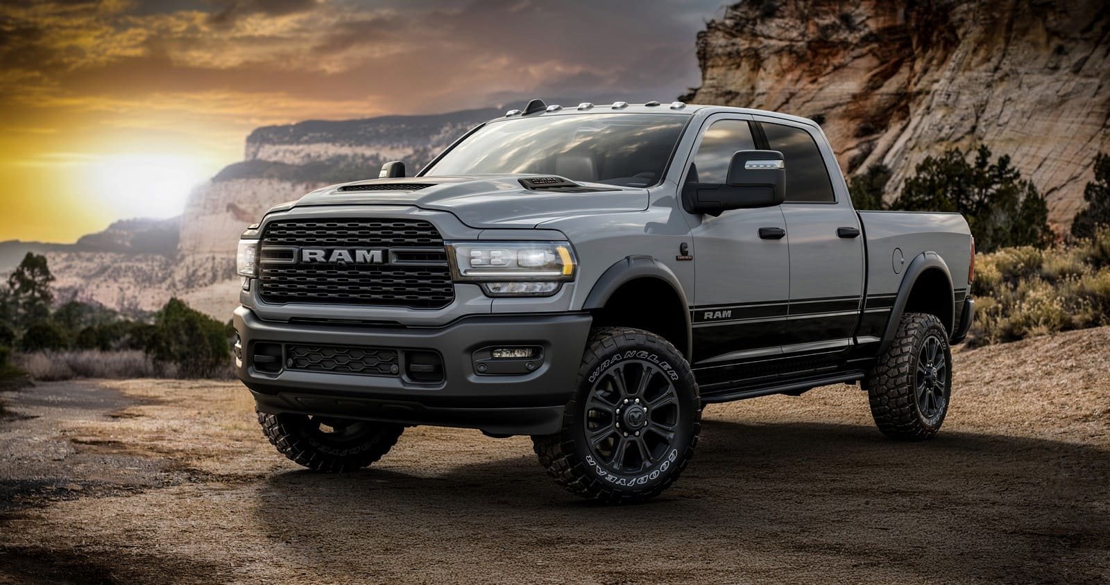 2024 - RAM POWER WAGON & REBEL HD LUNAR EDITIONS, foto 1