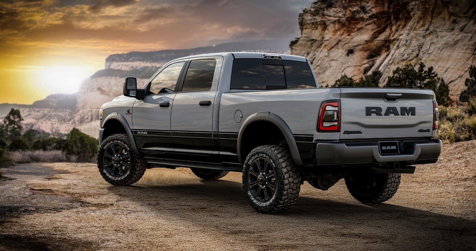 2024 - RAM POWER WAGON & REBEL HD LUNAR EDITIONS, foto 3