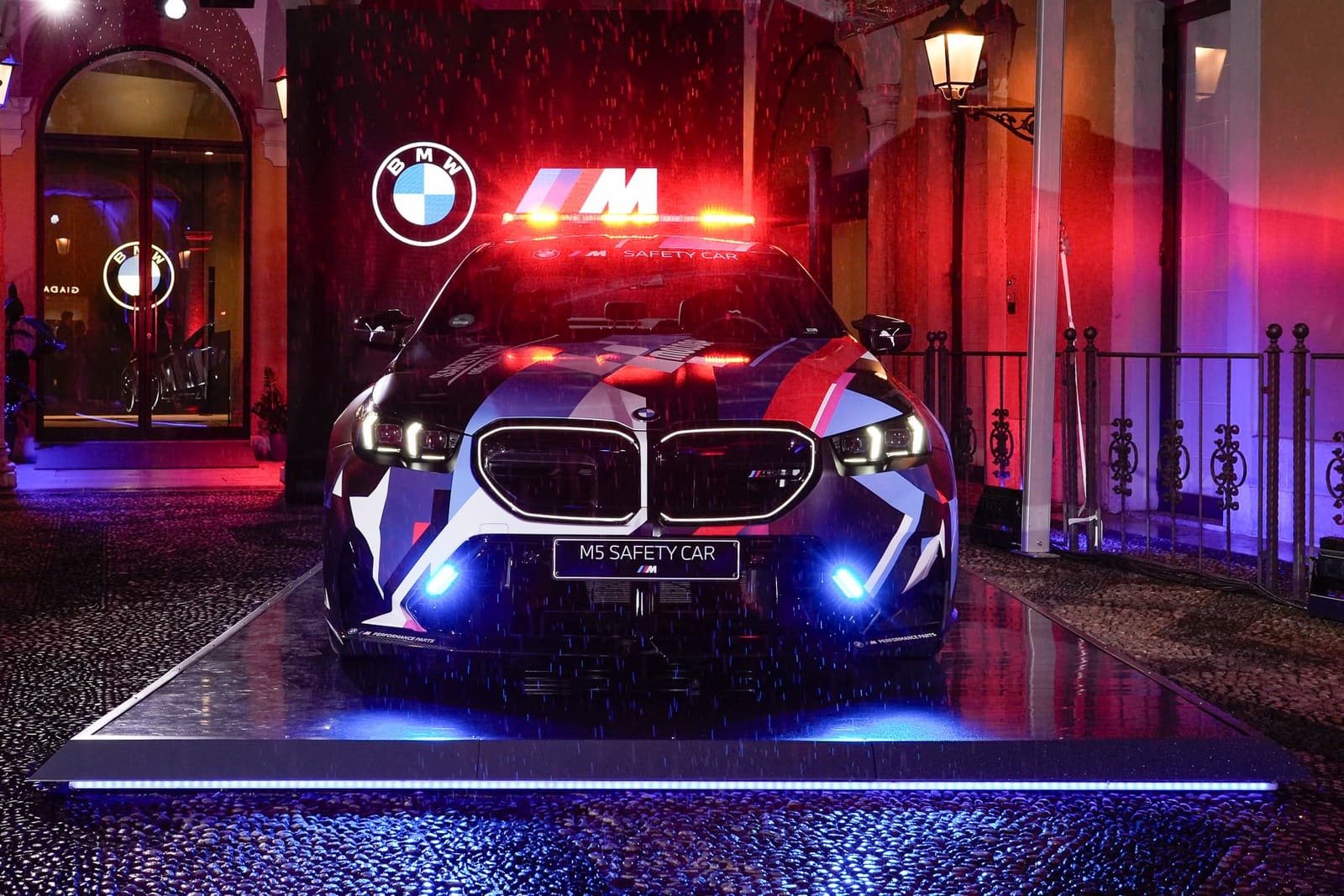 BMW M5 SEDAN MOTOGP SAFETY CAR, foto 1