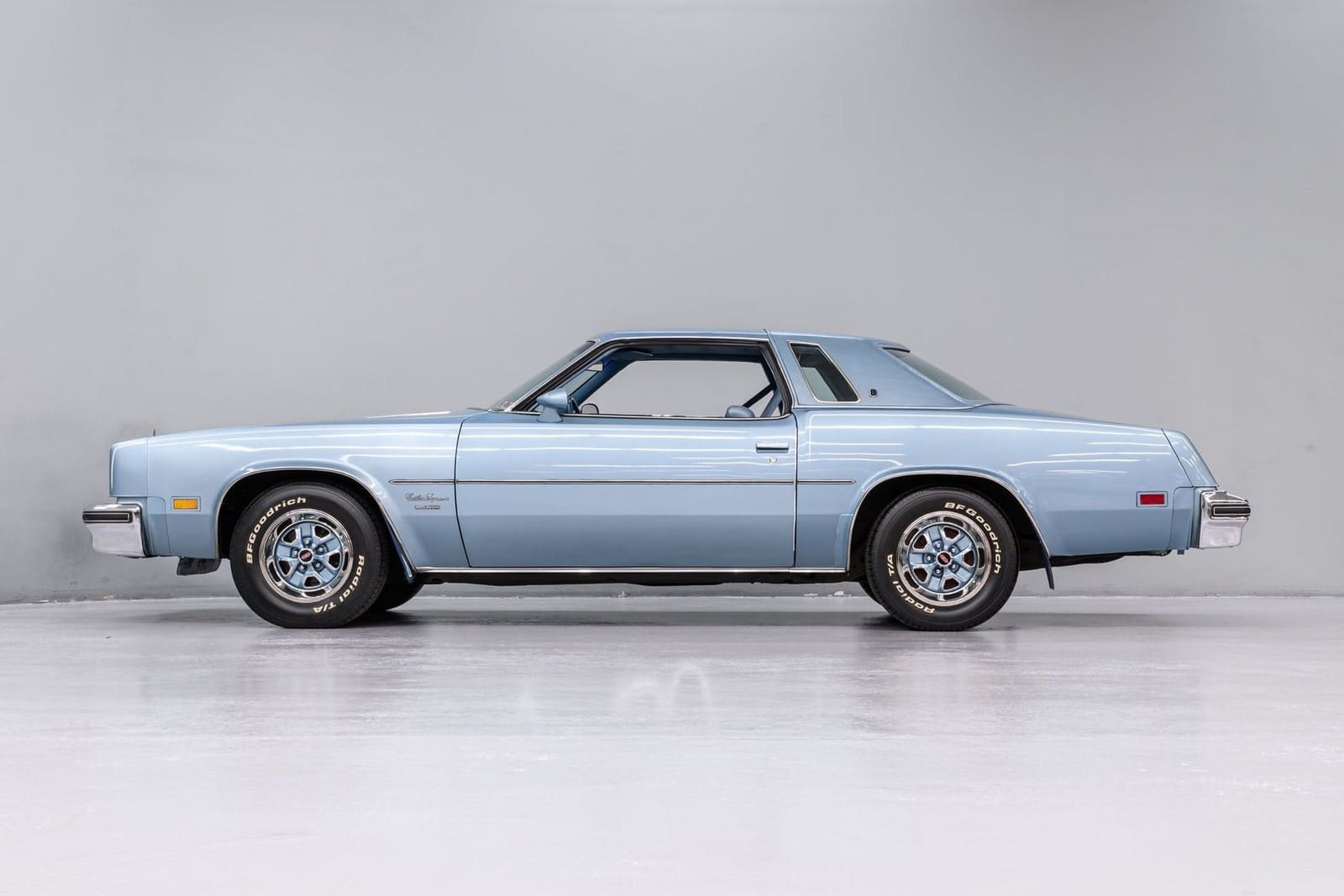 OLDSMOBILE CUTLASS SUPREME BROUGHAM, foto 2