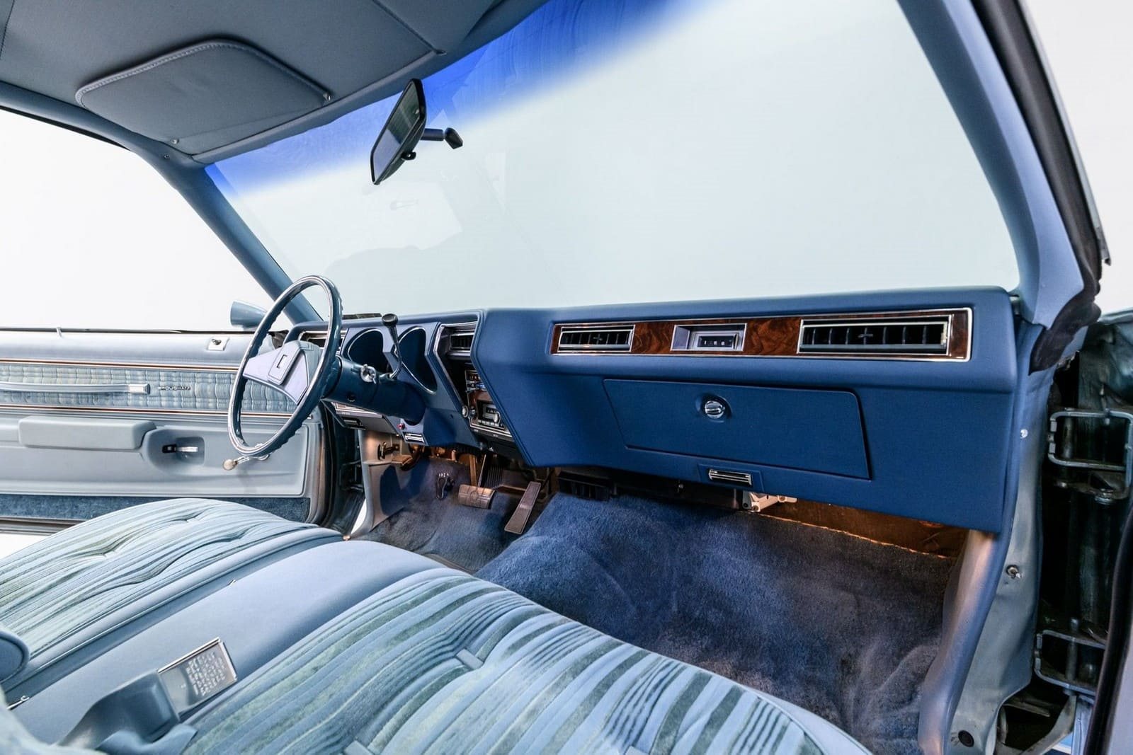 OLDSMOBILE CUTLASS SUPREME BROUGHAM, foto 36