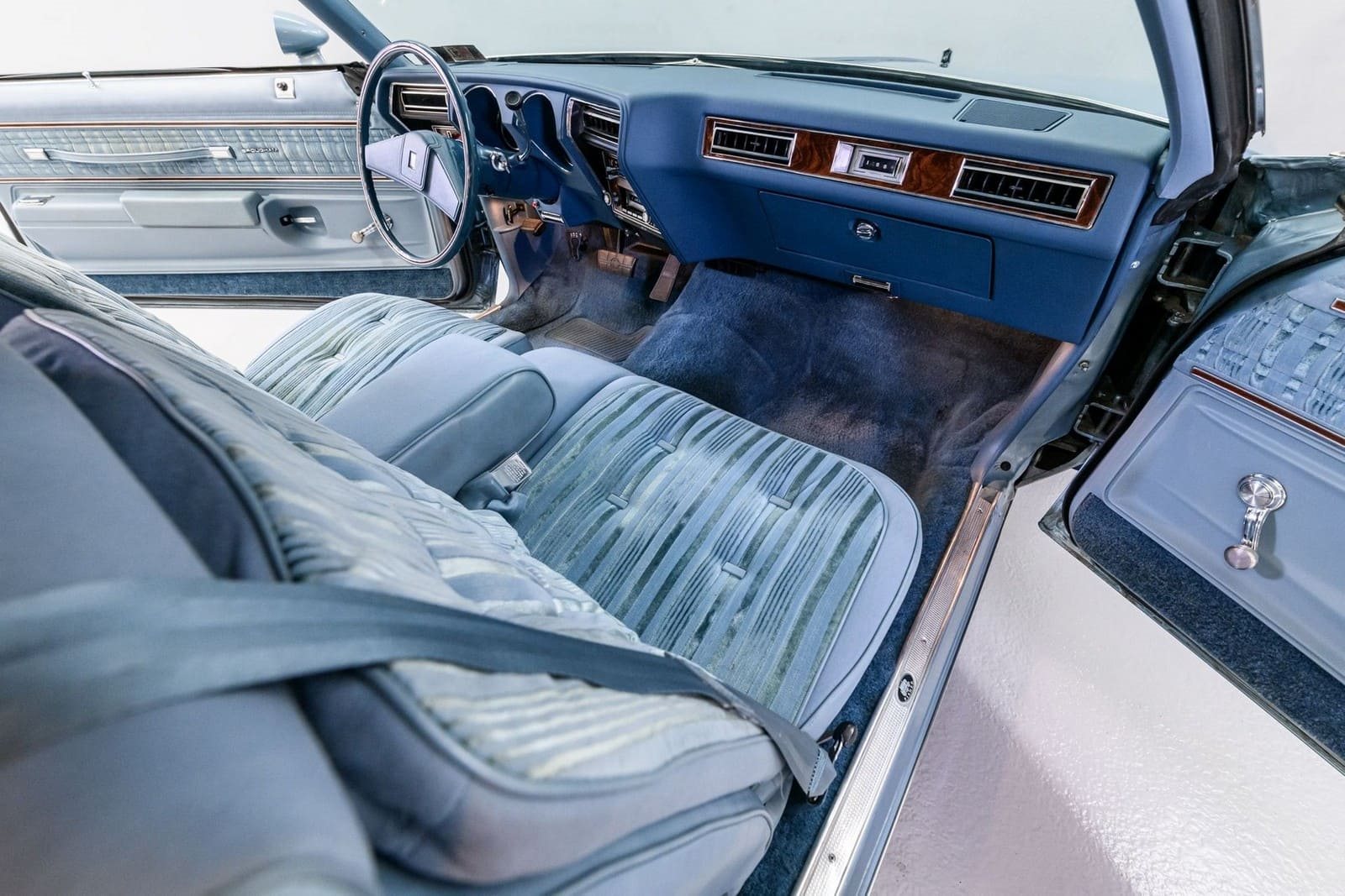 OLDSMOBILE CUTLASS SUPREME BROUGHAM, foto 38