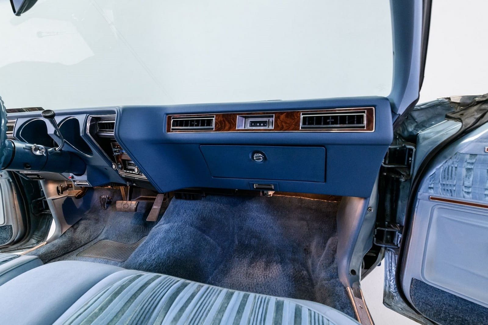 OLDSMOBILE CUTLASS SUPREME BROUGHAM, foto 39