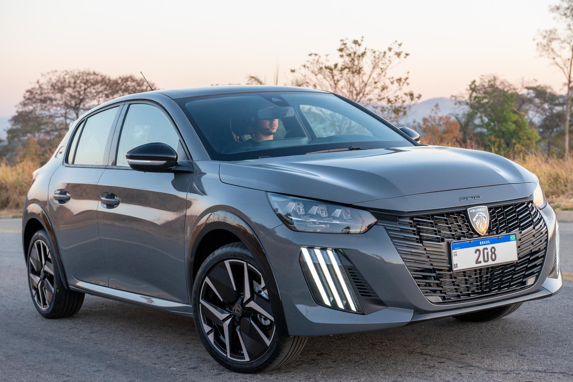 PEUGEOT 208, foto 2