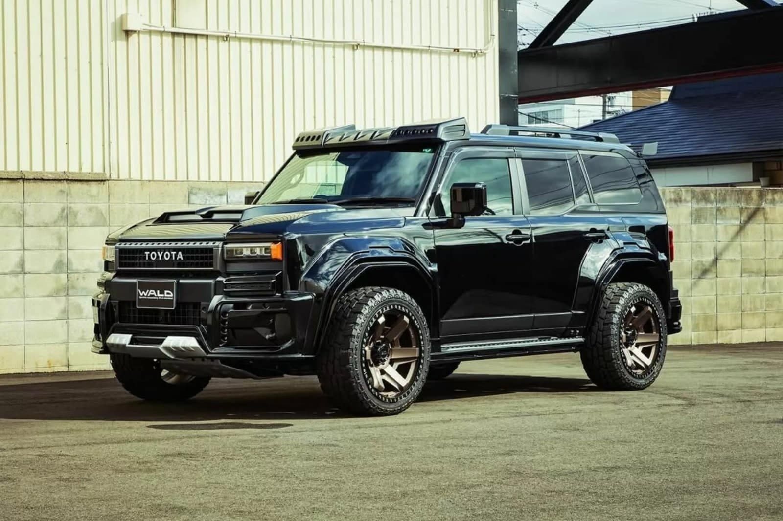 TOYOTA LAND CRUISER BLACK BISON BY WALD, foto 1