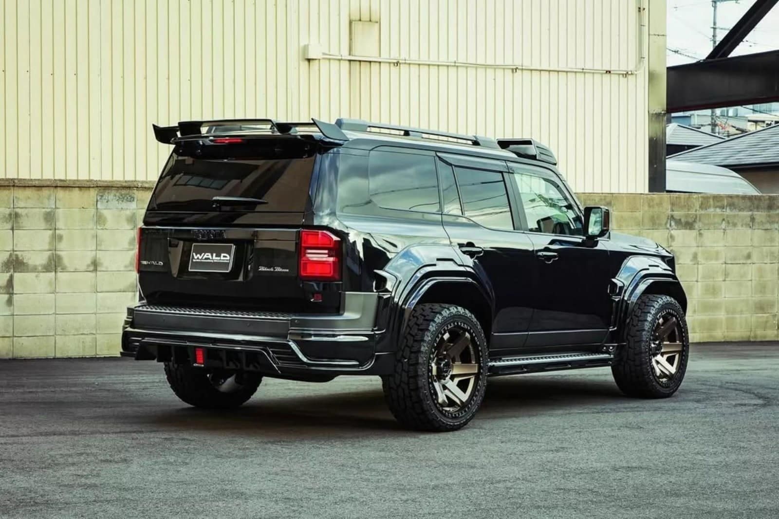 TOYOTA LAND CRUISER BLACK BISON BY WALD, foto 2