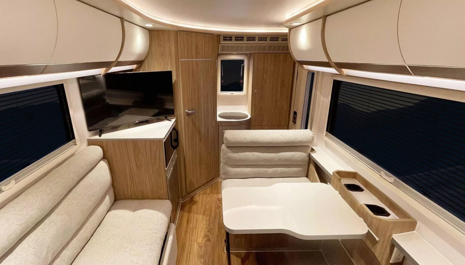 2024 - TOYOTA HILUX CHAMP MOTORHOME BY CARRYBOY, foto 4