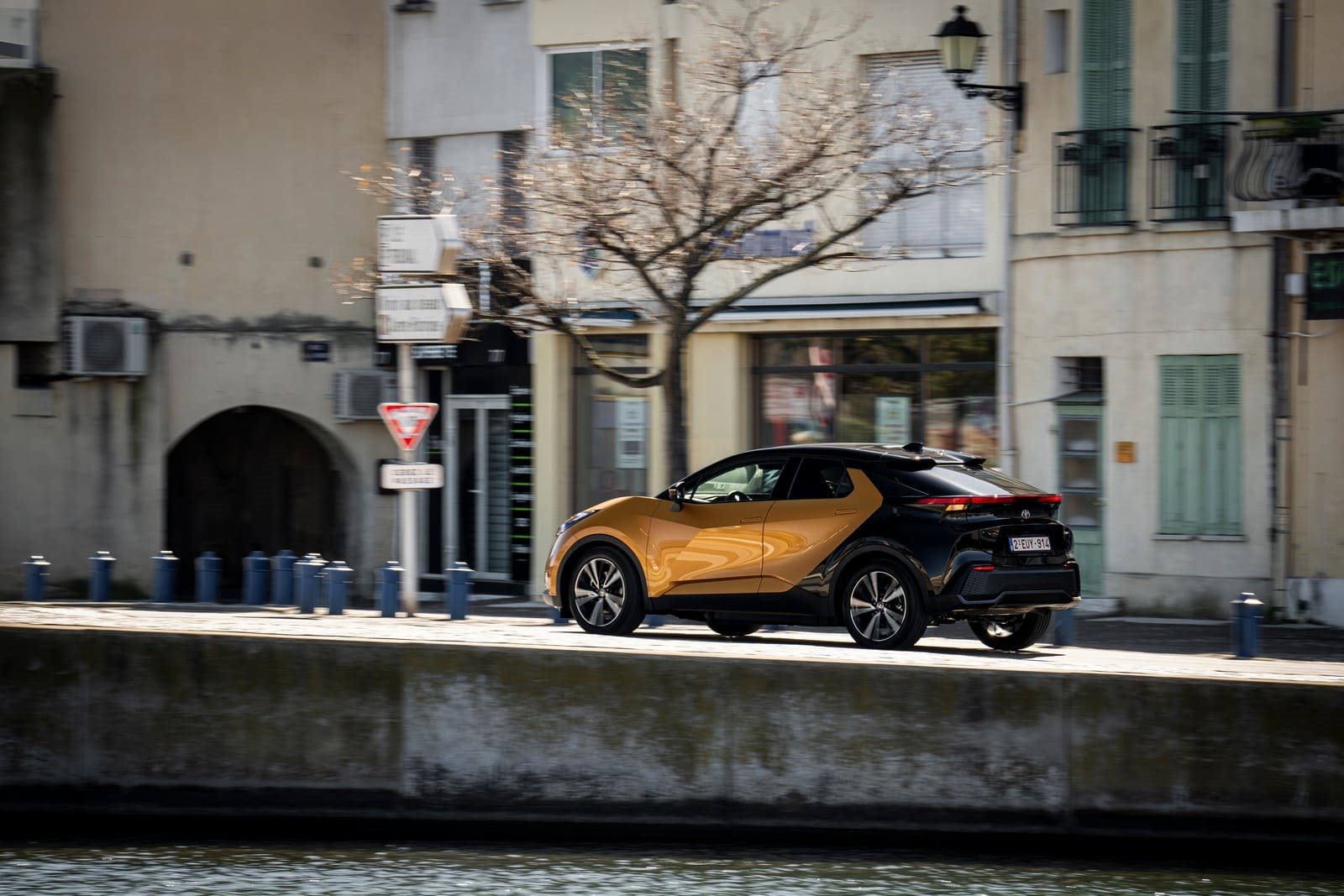TOYOTA C-HR PLUG-IN HYBRID 220, foto 5