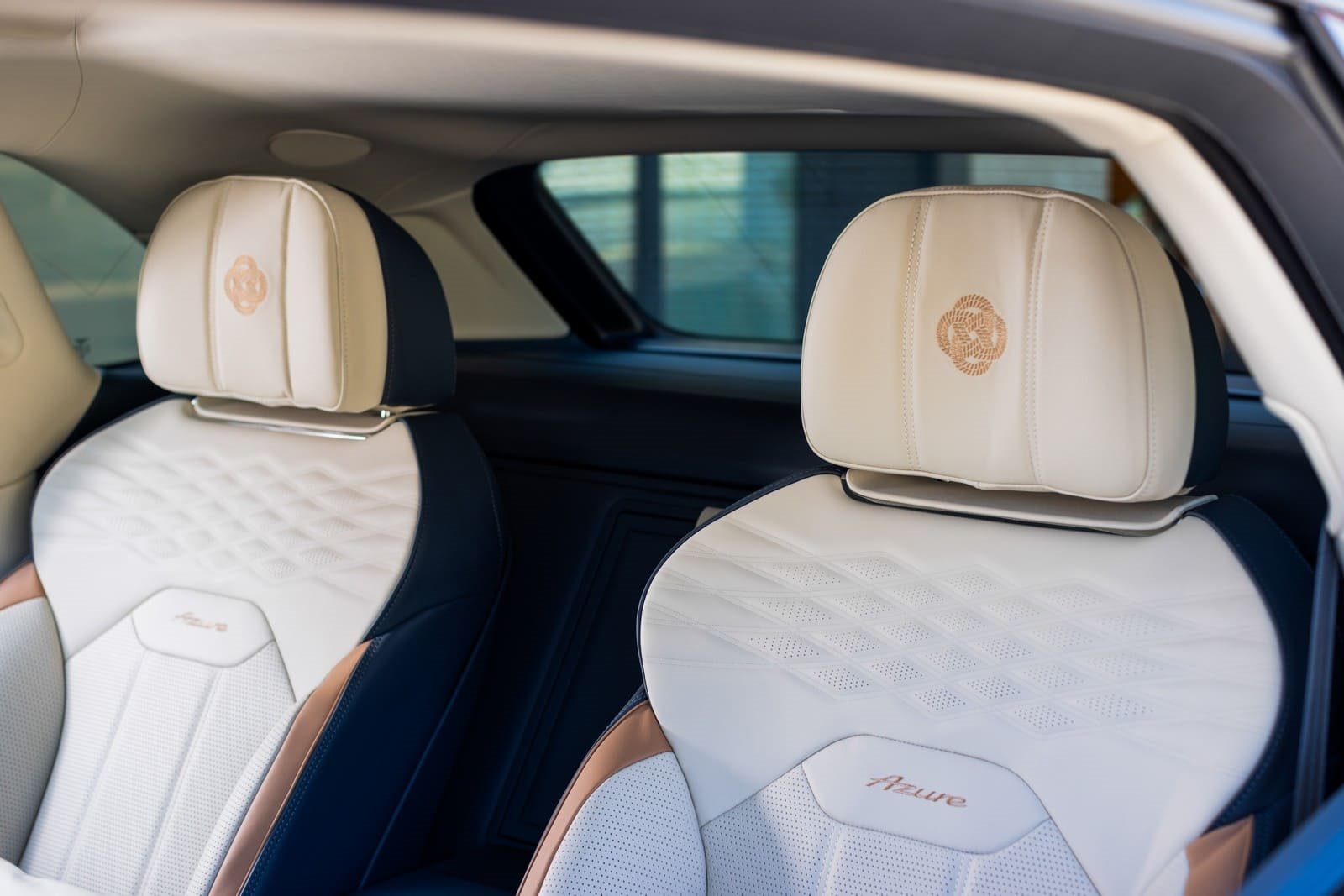2024 - BENTLEY BENTAYGA EWB AZURE RIVIERA COLLECTION, foto 13