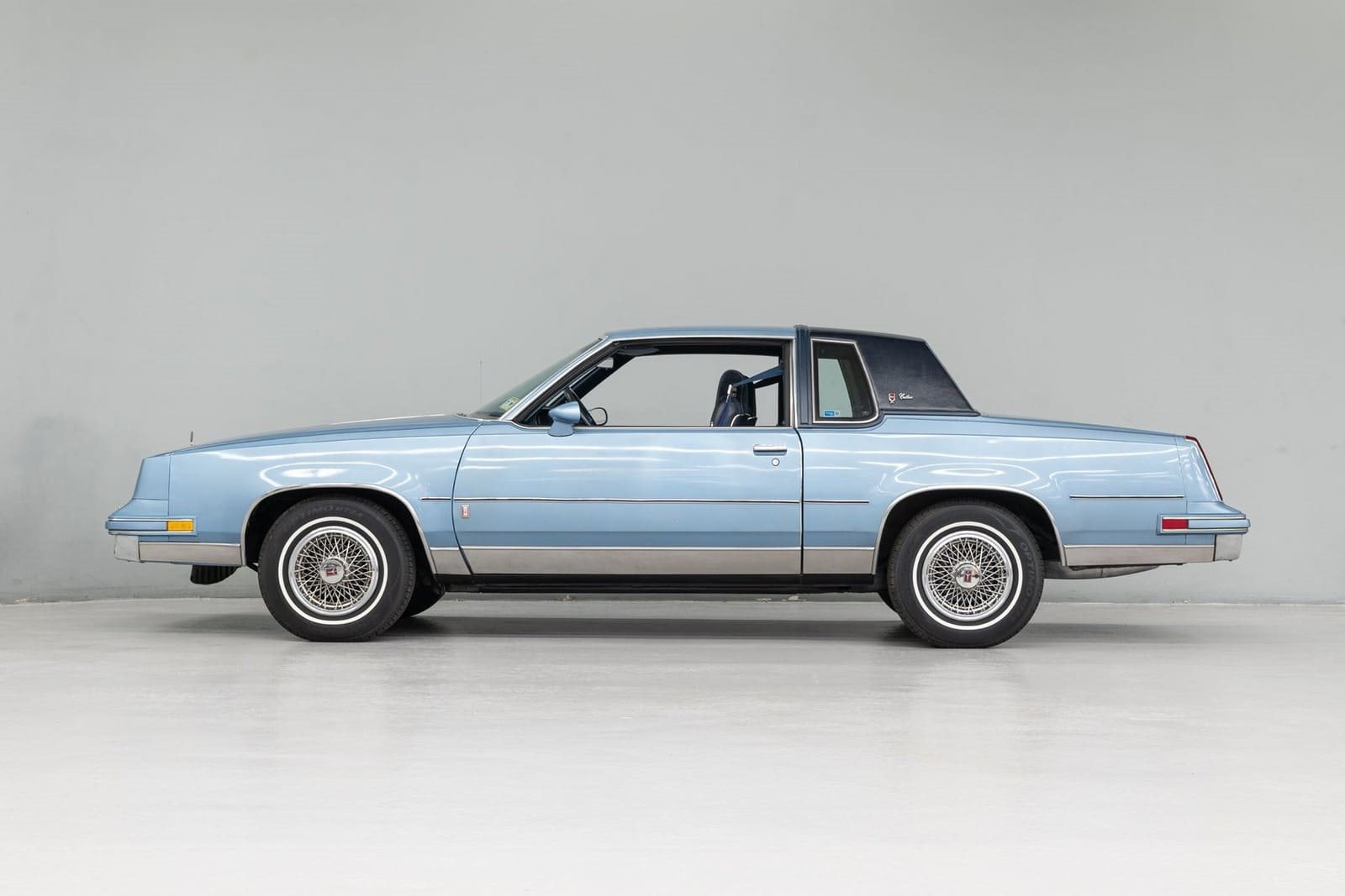 1981 - OLDSMOBILE CUTLASS CALAIS, foto 2