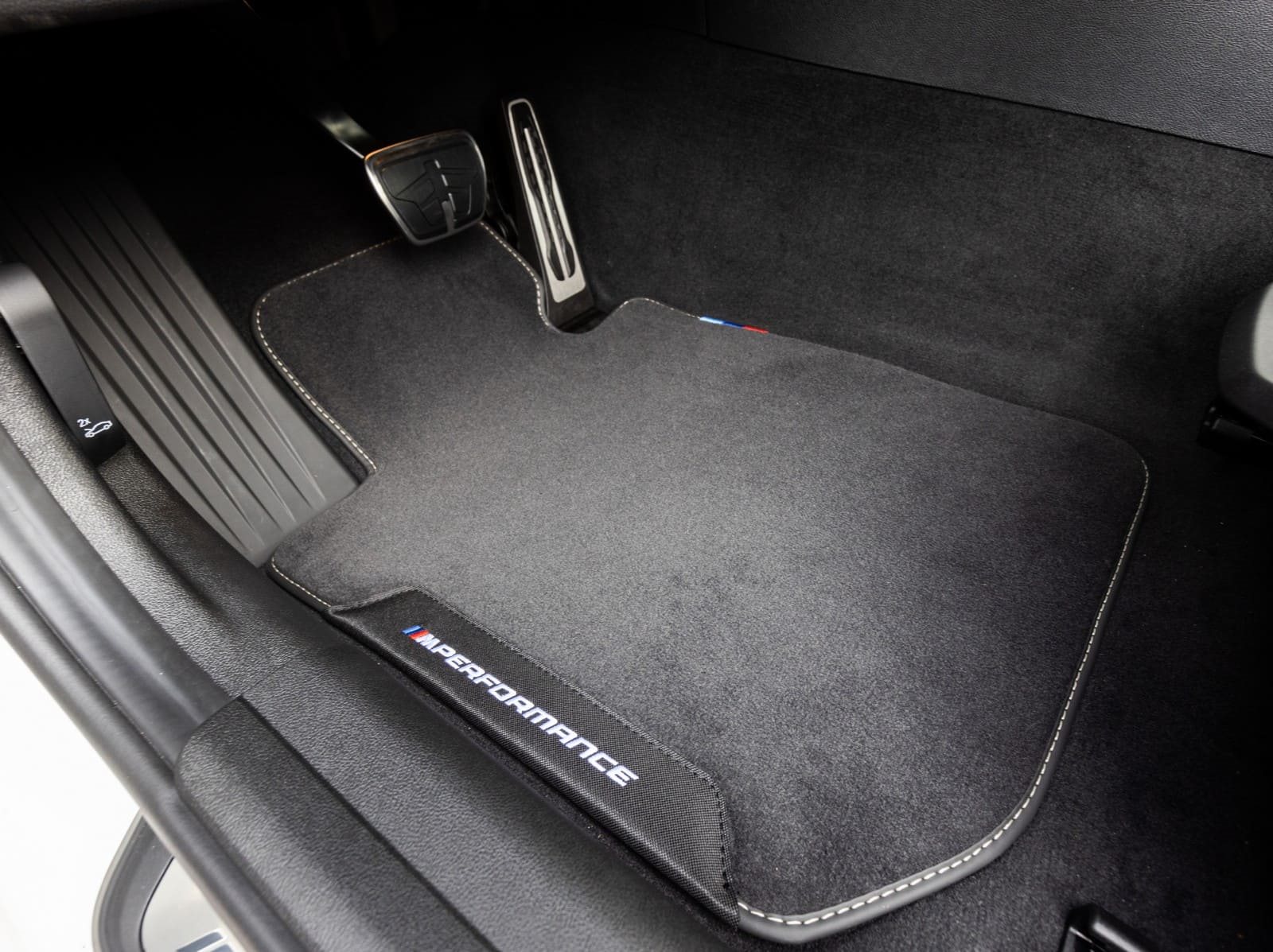 2024 - BMW 320i M SPORT 10TH ANNIVERSARY EDITION, foto 24