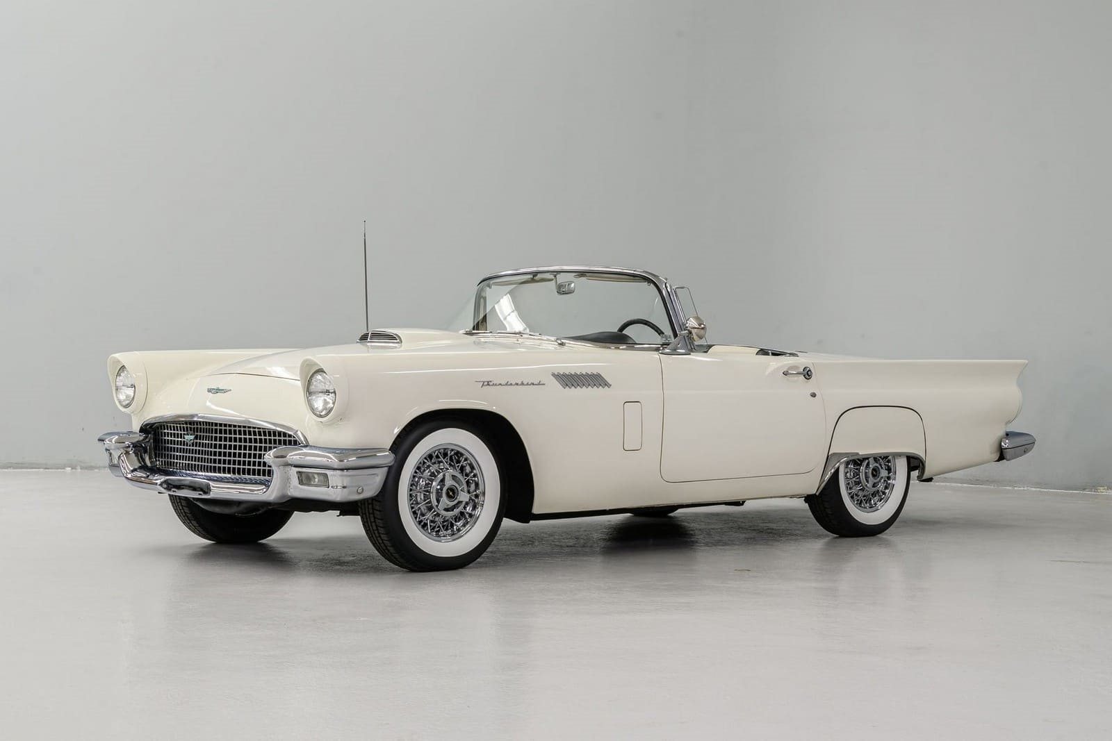 1957 - FORD THUNDERBIRD CLASSIC WHITE, foto 1