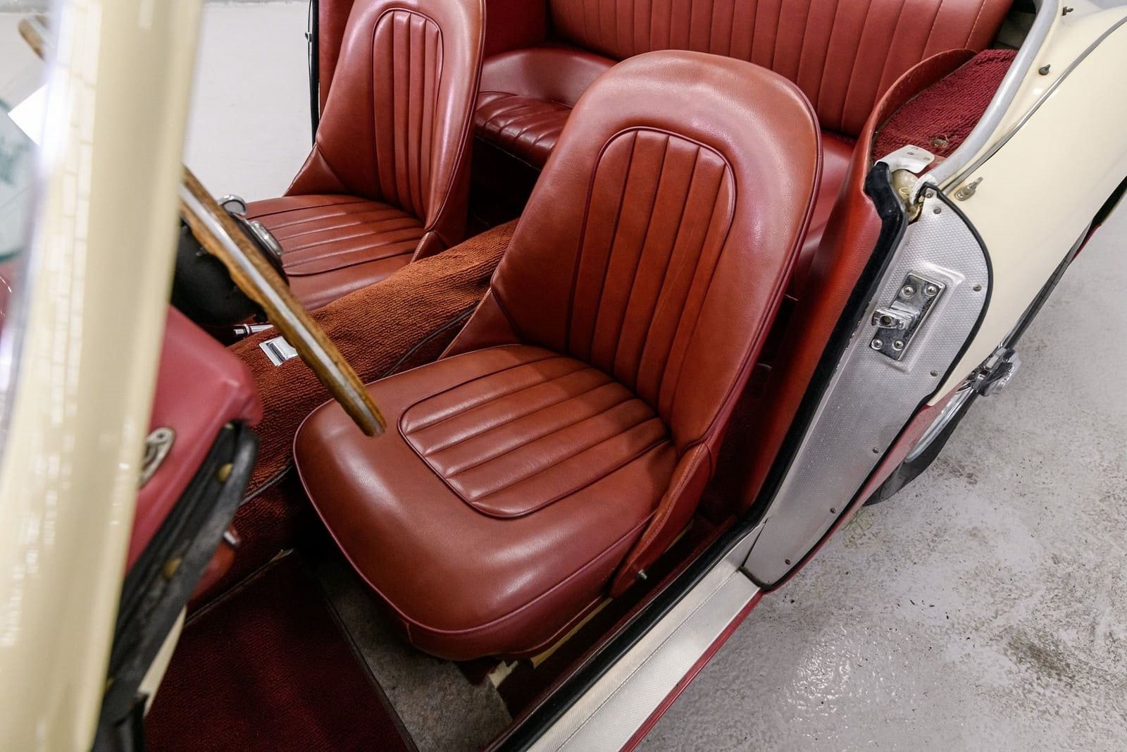 1960 - AUSTIN-HEALEY 3000 MK-I BT7 CREAM/RED, foto 25