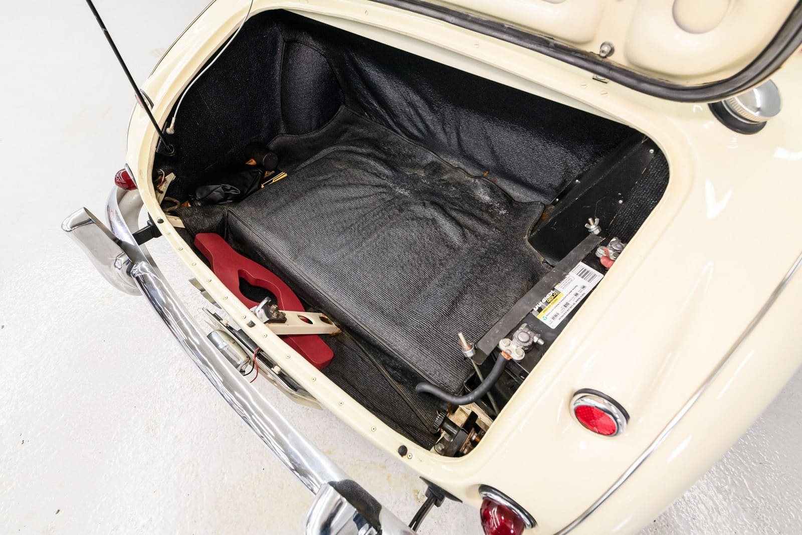 1960 - AUSTIN-HEALEY 3000 MK-I BT7 CREAM/RED, foto 33