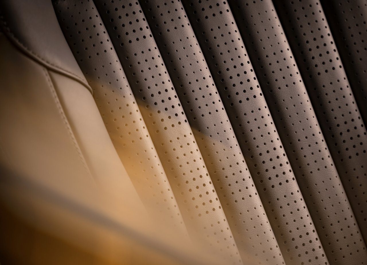 2025 - ASTON MARTIN DB12 GOLDFINGER EDITION, foto 6