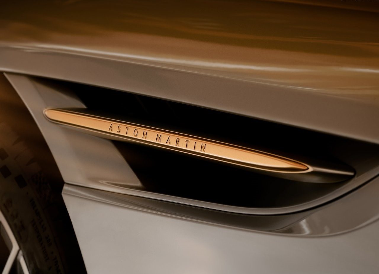 2025 - ASTON MARTIN DB12 GOLDFINGER EDITION, foto 10