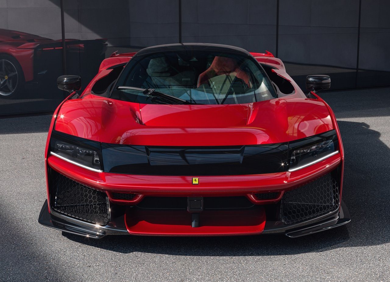 FERRARI F80, foto 5