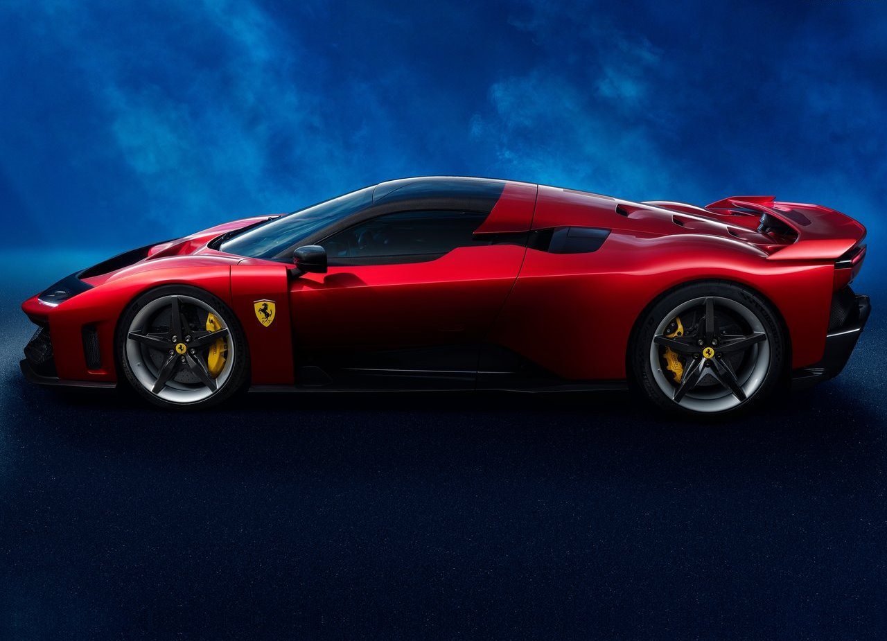 FERRARI F80, foto 8