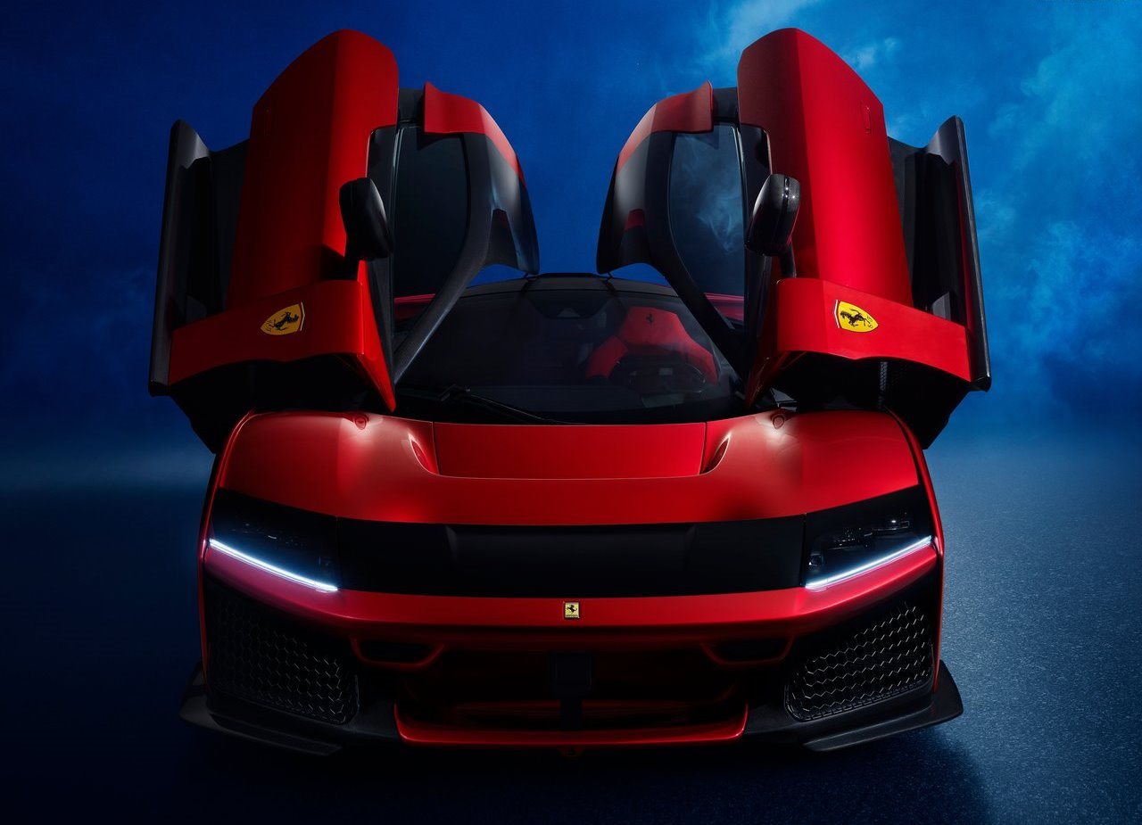 FERRARI F80, foto 12