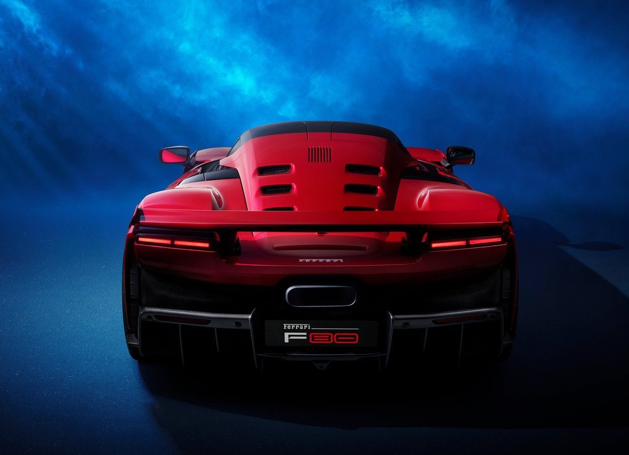 FERRARI F80, foto 13