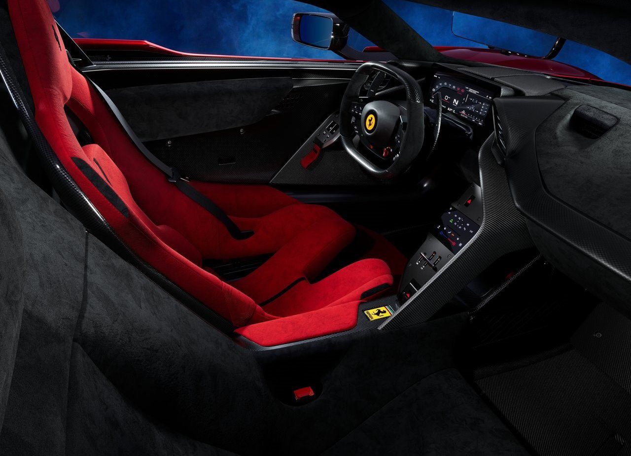 FERRARI F80, foto 15