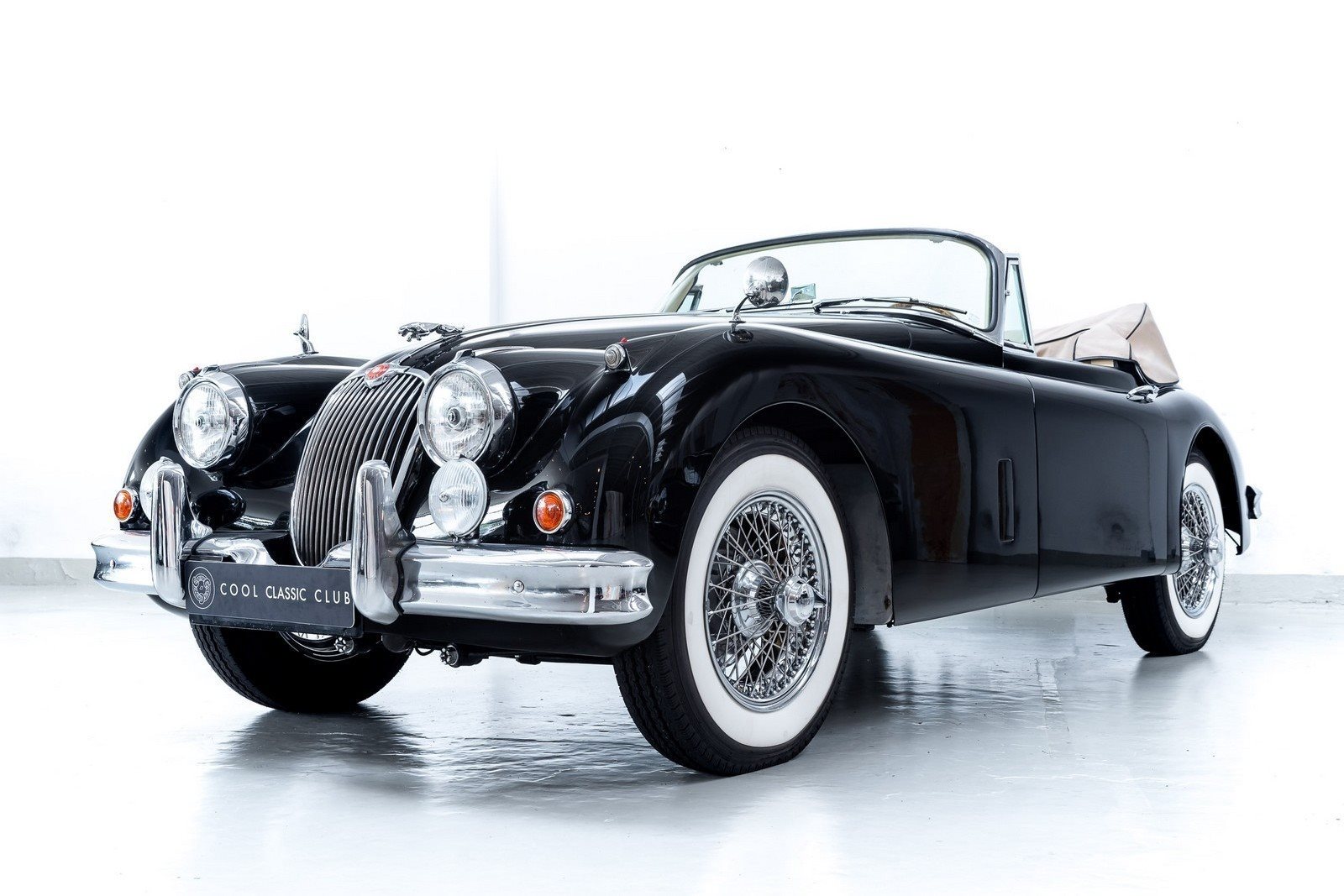 1957 - JAGUAR XK150 ROADSTER BLACK, foto 1