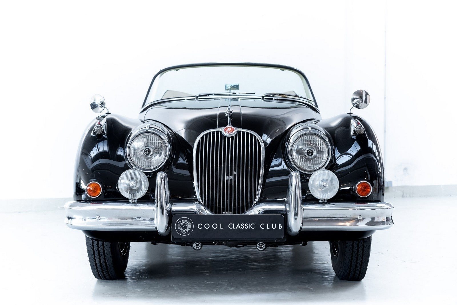 1957 - JAGUAR XK150 ROADSTER BLACK, foto 2