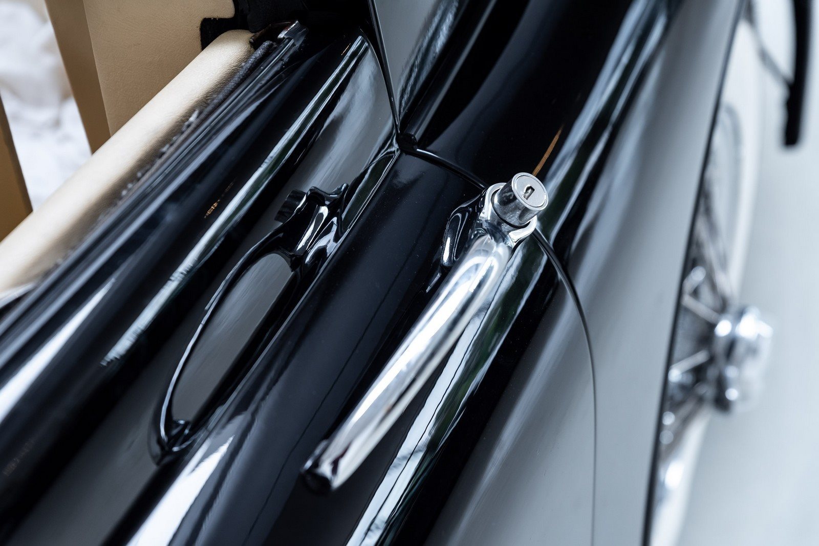 1957 - JAGUAR XK150 ROADSTER BLACK, foto 22