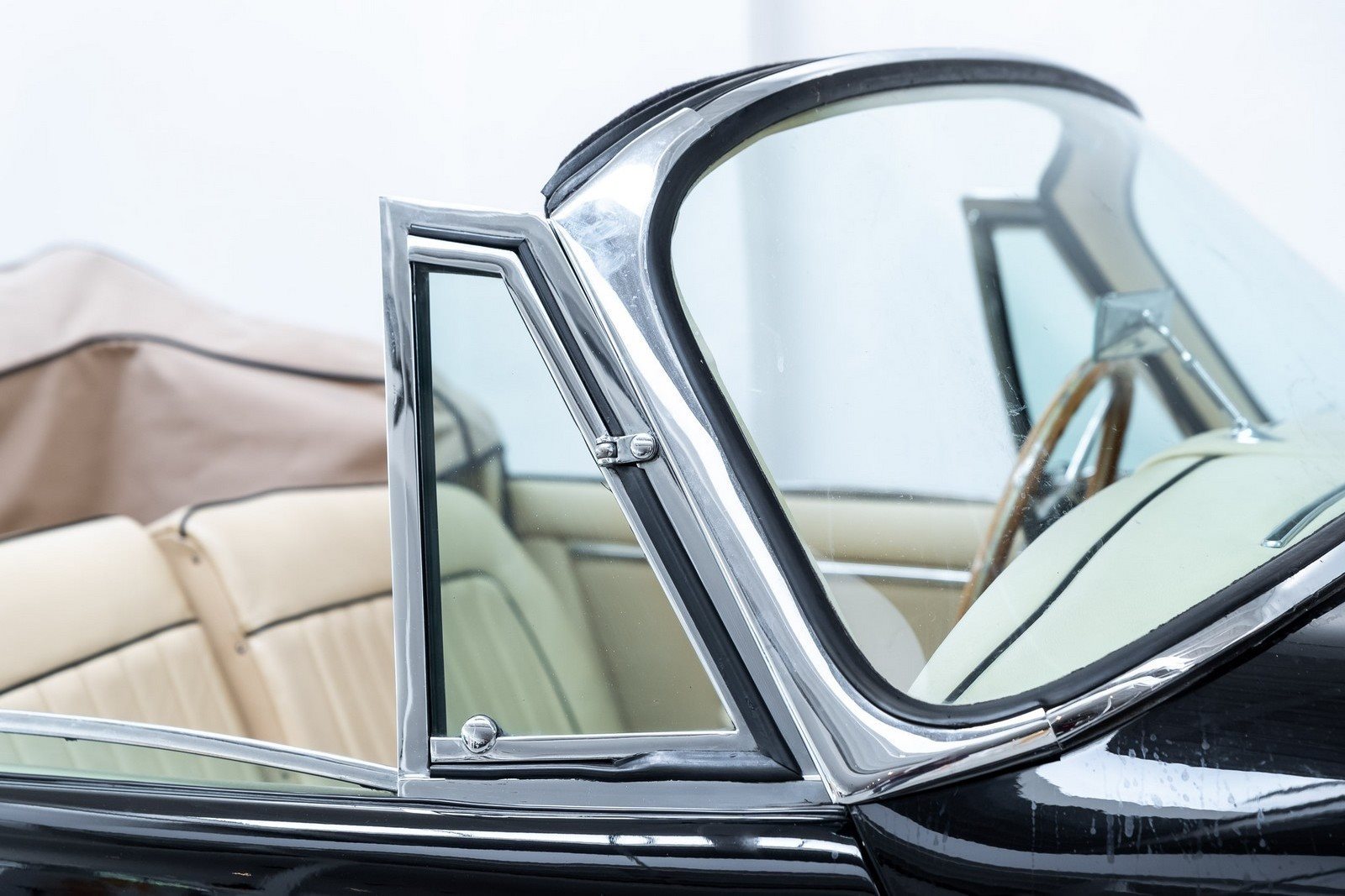 1957 - JAGUAR XK150 ROADSTER BLACK, foto 30