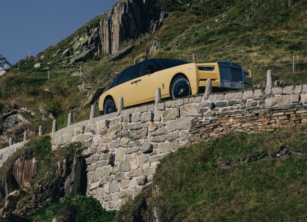 2024 - ROLLS-ROYCE PHANTOM EXTENDED GOLDFINGER, foto 1