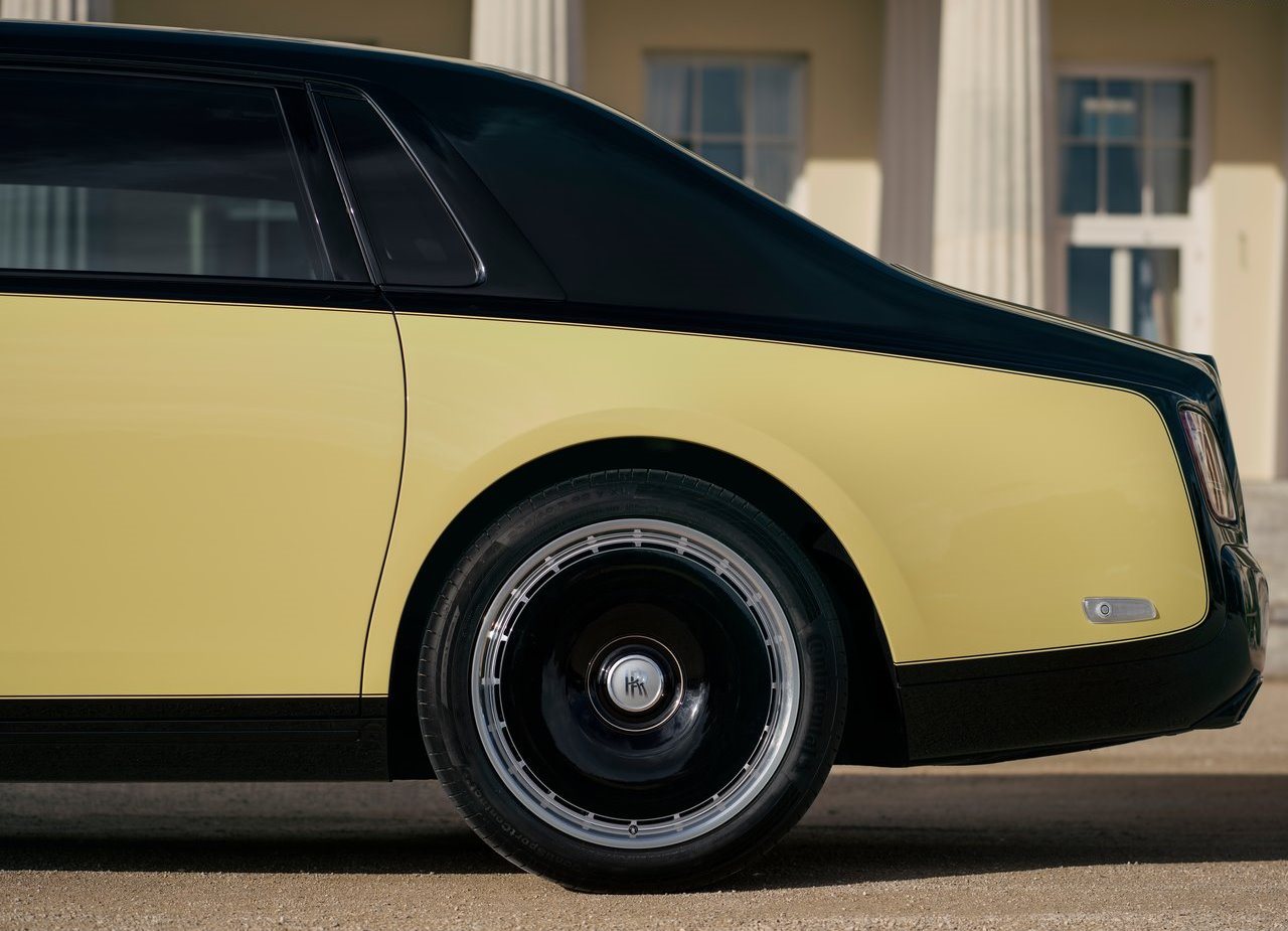 2024 - ROLLS-ROYCE PHANTOM EXTENDED GOLDFINGER, foto 31