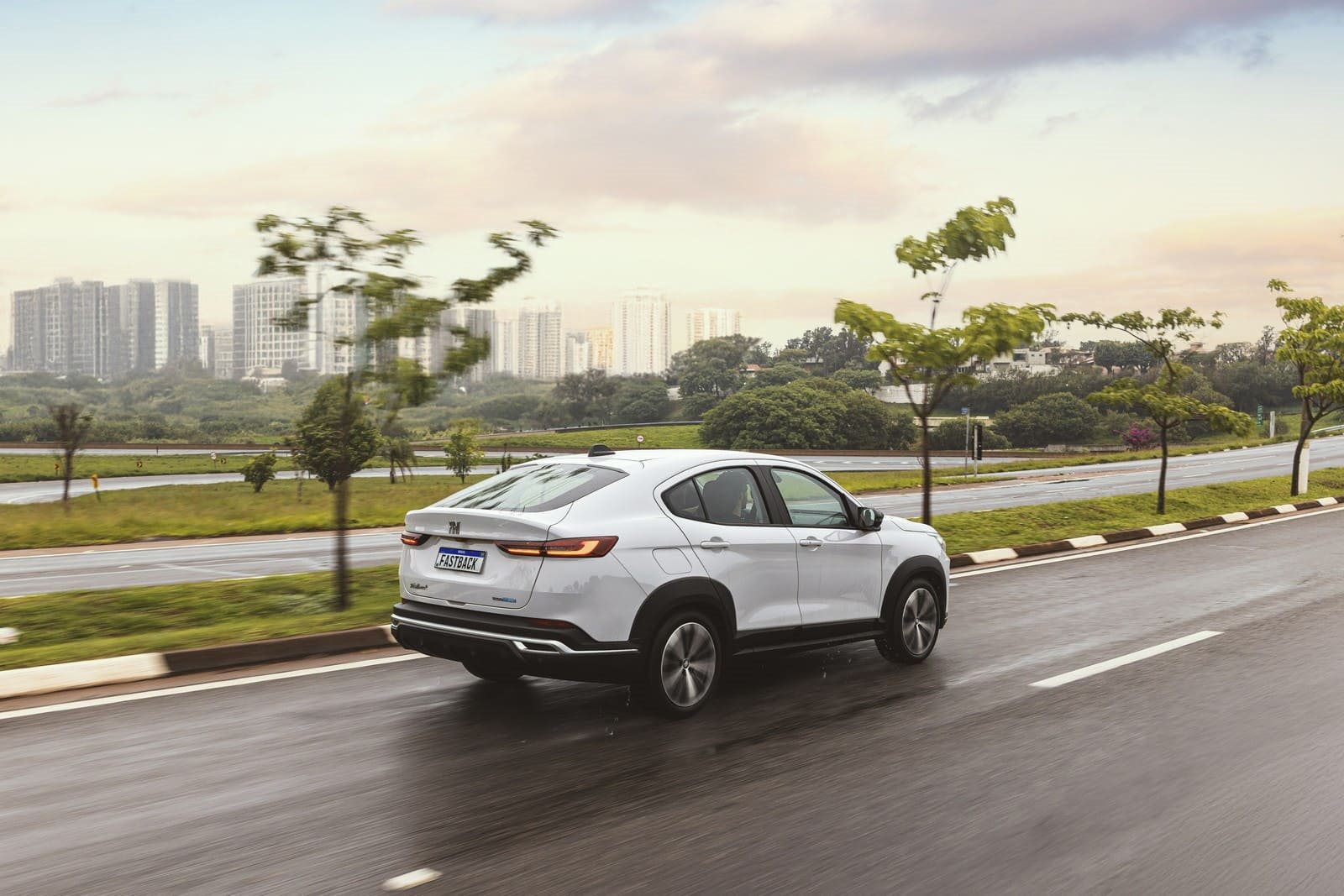 FIAT FASTBACK HYBRID, foto 2