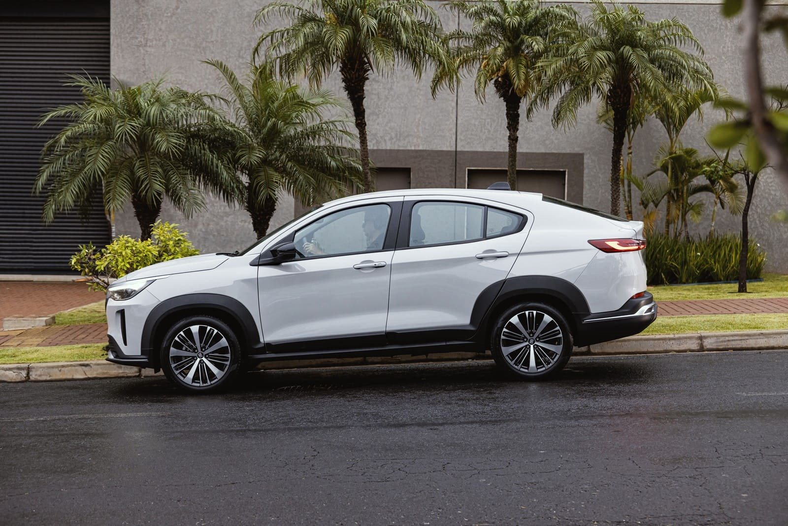 FIAT FASTBACK HYBRID, foto 3