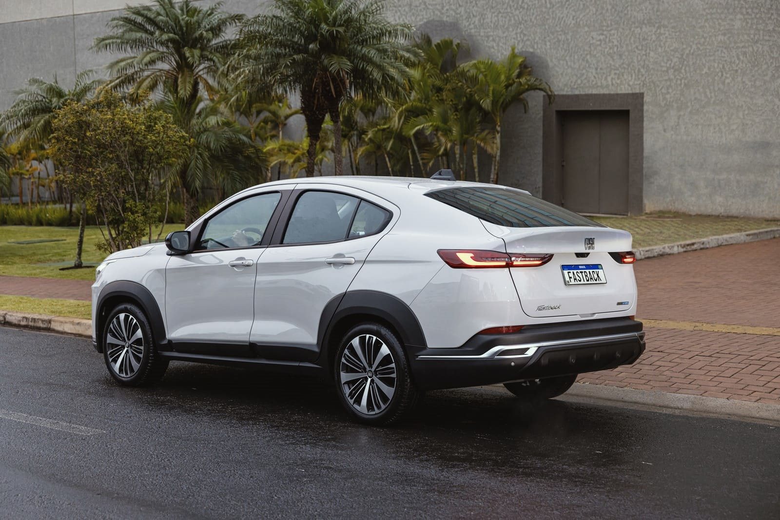 FIAT FASTBACK HYBRID, foto 4
