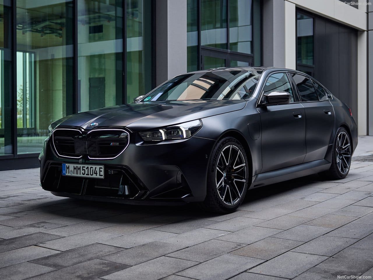 2025 - BMW M5 SEDAN FROZEN BLACK, foto 3