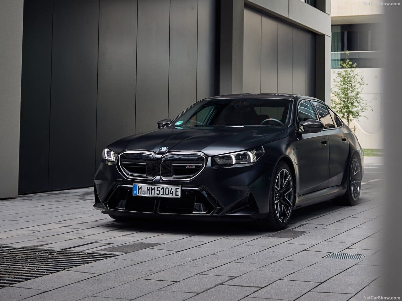 2025 - BMW M5 SEDAN FROZEN BLACK, foto 5
