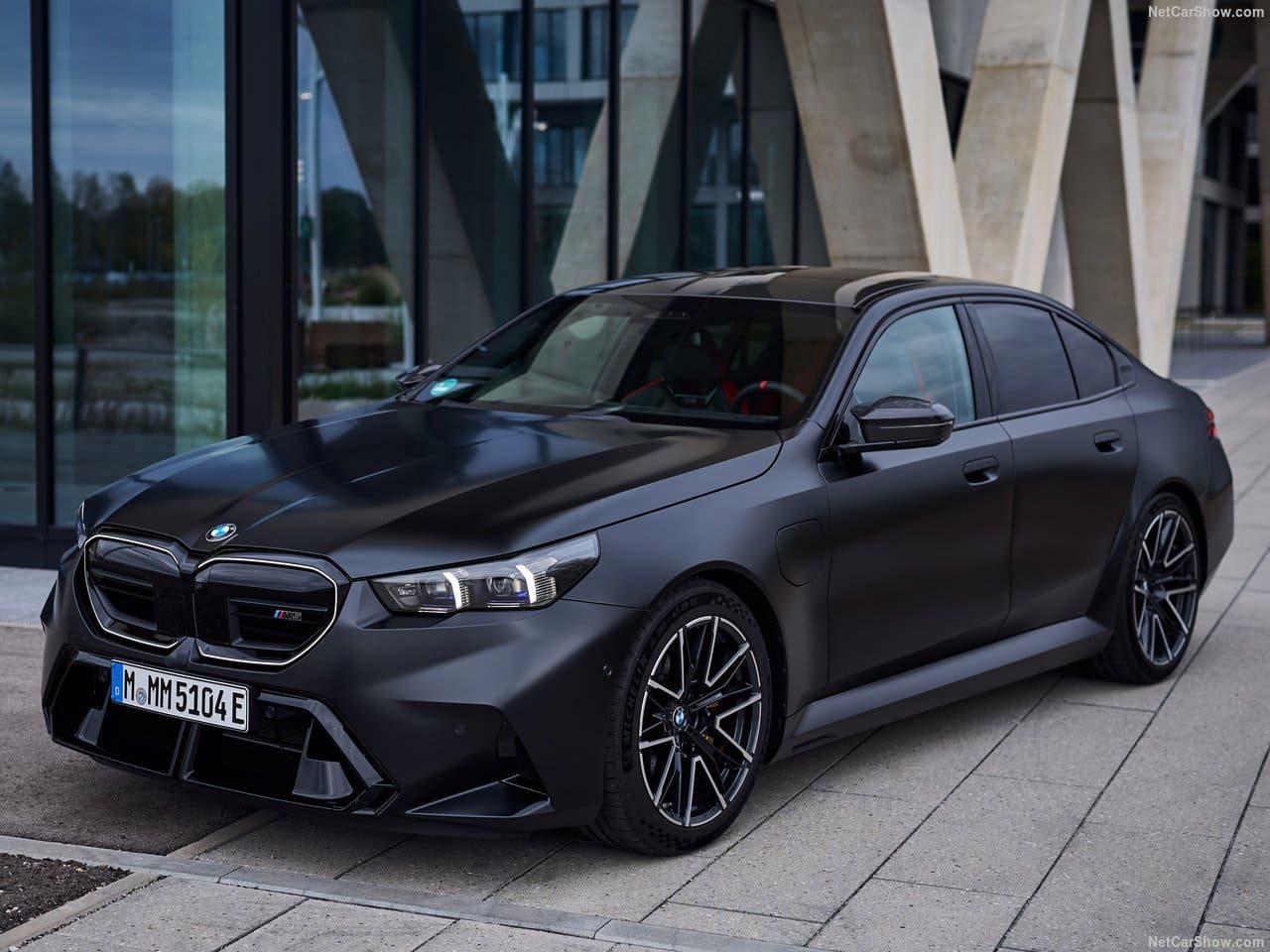2025 - BMW M5 SEDAN FROZEN BLACK, foto 7